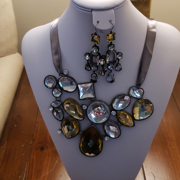 Large Champagne Emerald Cut Gem Choker Statement Necklace Signed Cold Water Creek